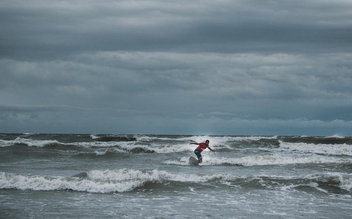 Серфинг на Каспийском море | hike.ru - приключения и путешествия